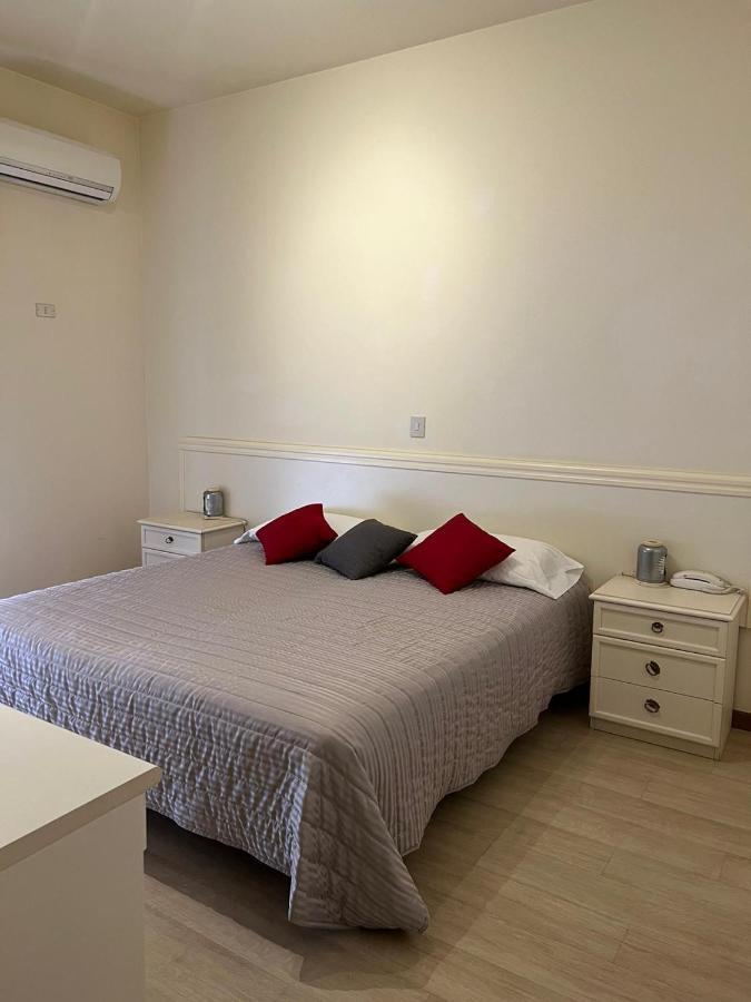 G&D Hotel Deanna Pool&Brunch Milano Marittima Bilik gambar