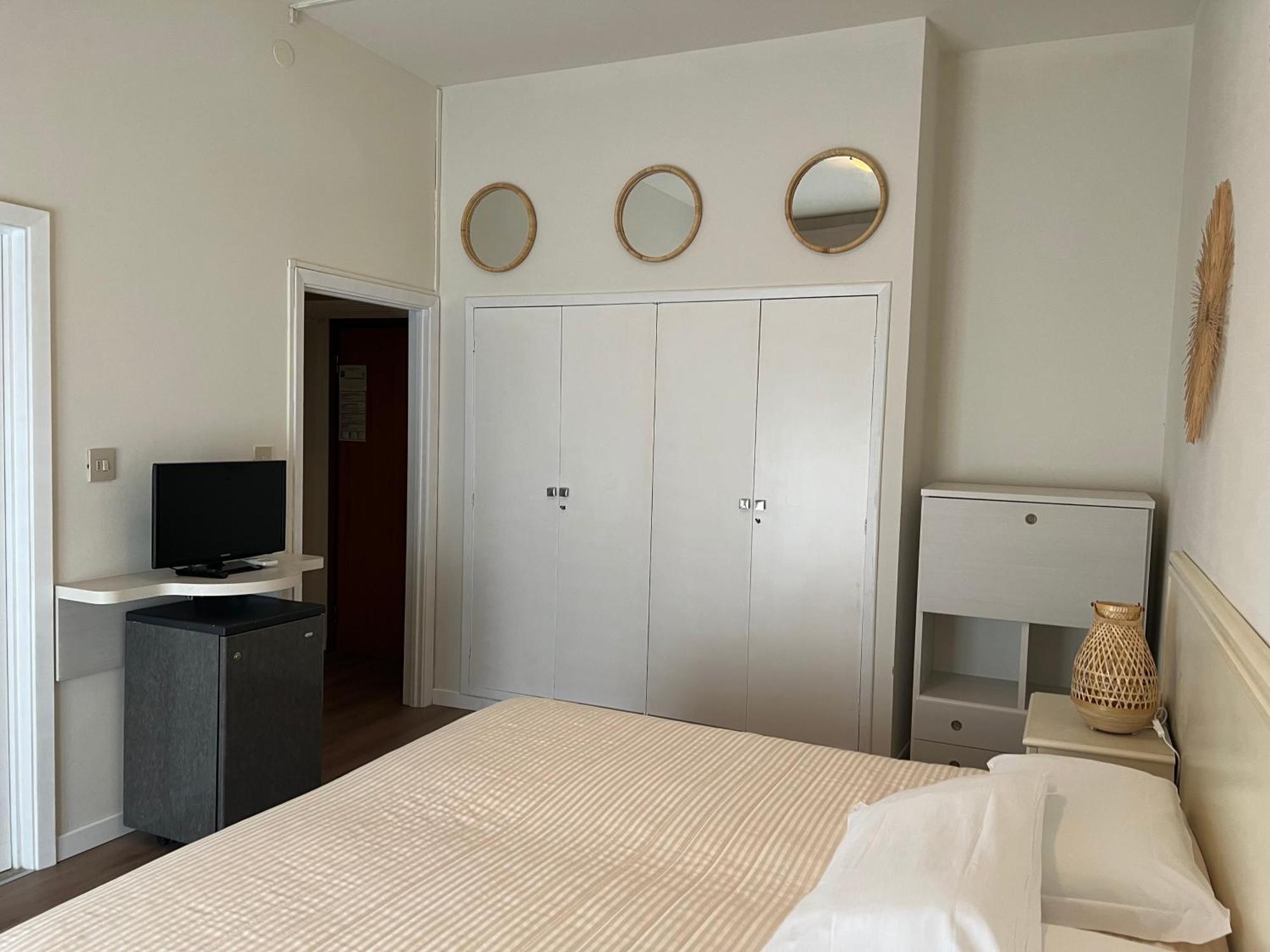 G&D Hotel Deanna Pool&Brunch Milano Marittima Bilik gambar