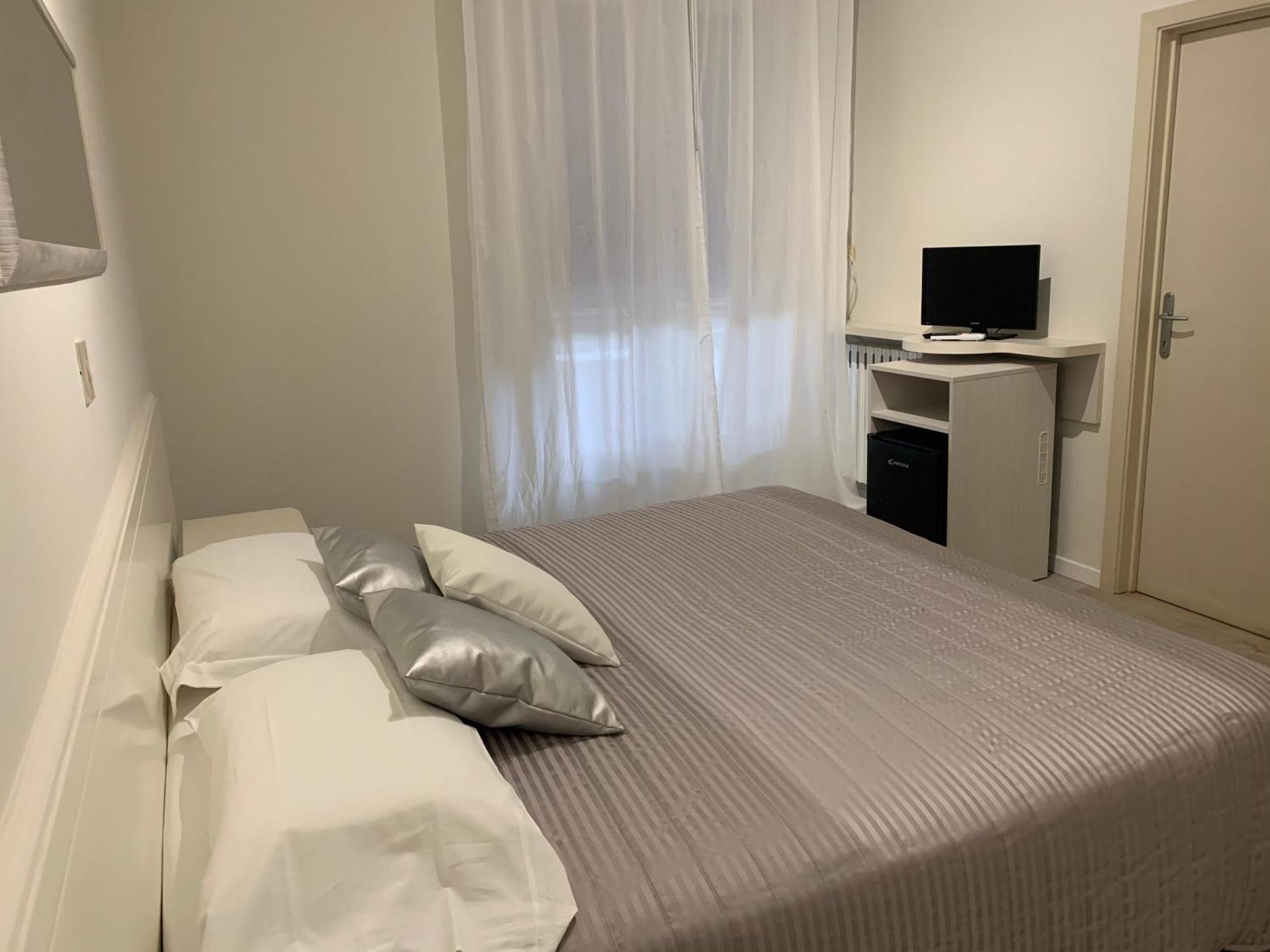 G&D Hotel Deanna Pool&Brunch Milano Marittima Bilik gambar