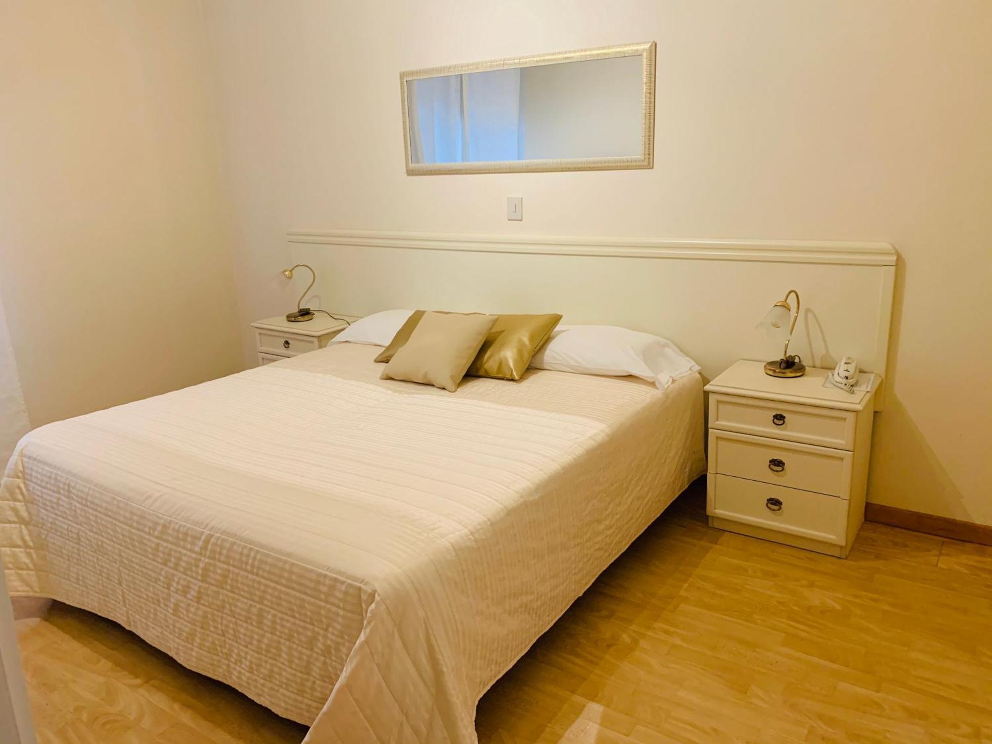 G&D Hotel Deanna Pool&Brunch Milano Marittima Bilik gambar